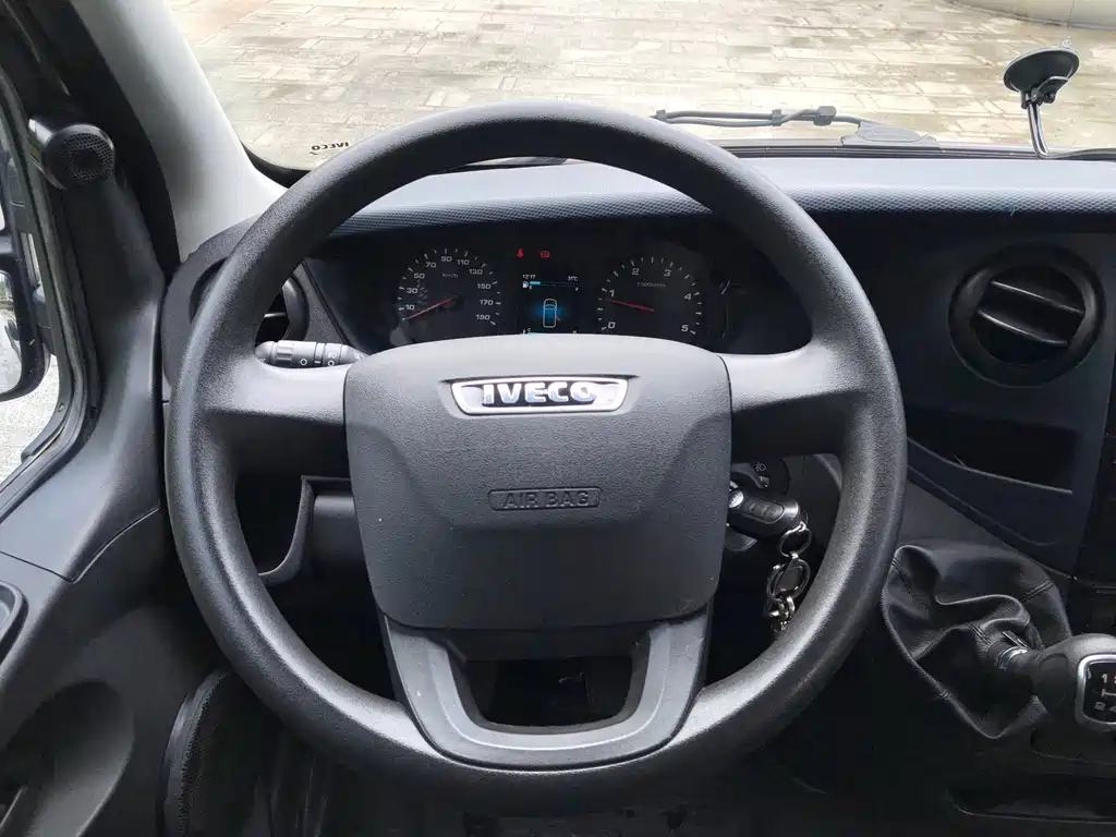 IVECO Ousheng — миниатюра 7