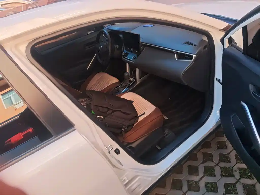 Toyota Corolla Cross — миниатюра 19