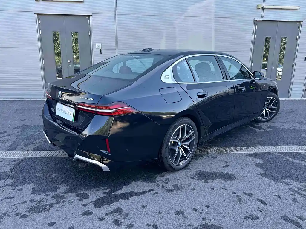 BMW i5 — миниатюра 4