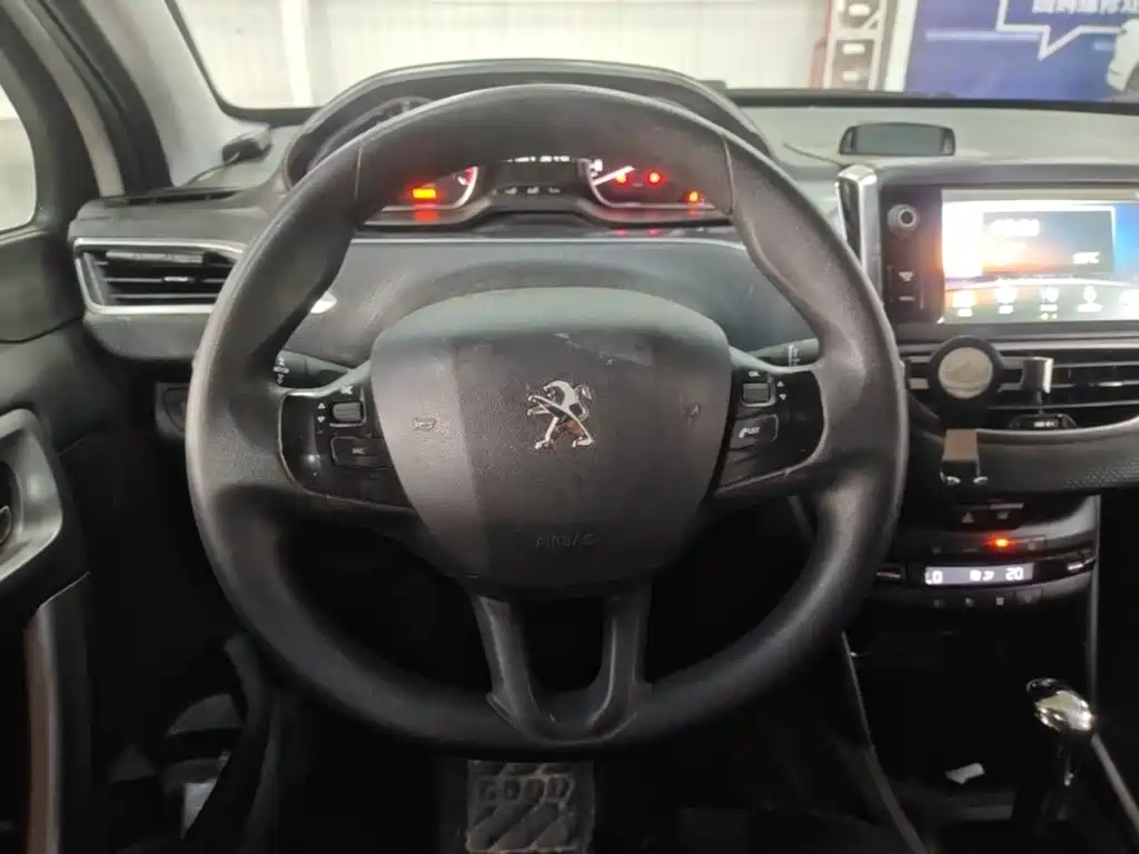 Peugeot 2008 — миниатюра 11