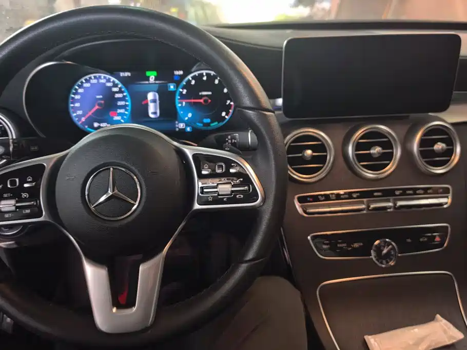 Mercedes-Benz C-Class — миниатюра 12