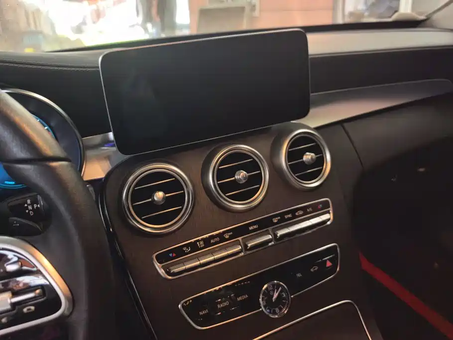 Mercedes-Benz C-Class — миниатюра 13