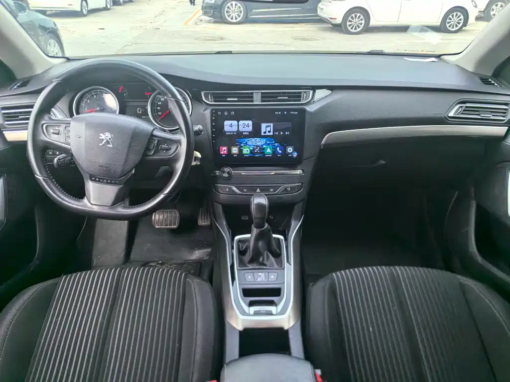 Peugeot 408 2016 1.6T AT Luxury