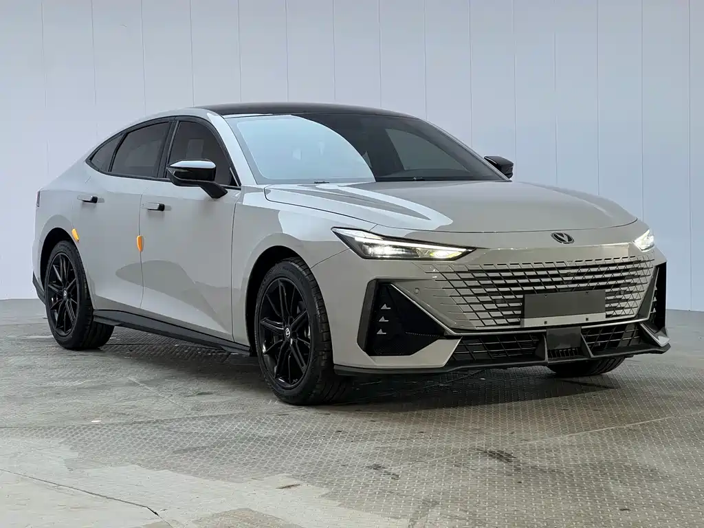 Changan UNI-V — миниатюра 3