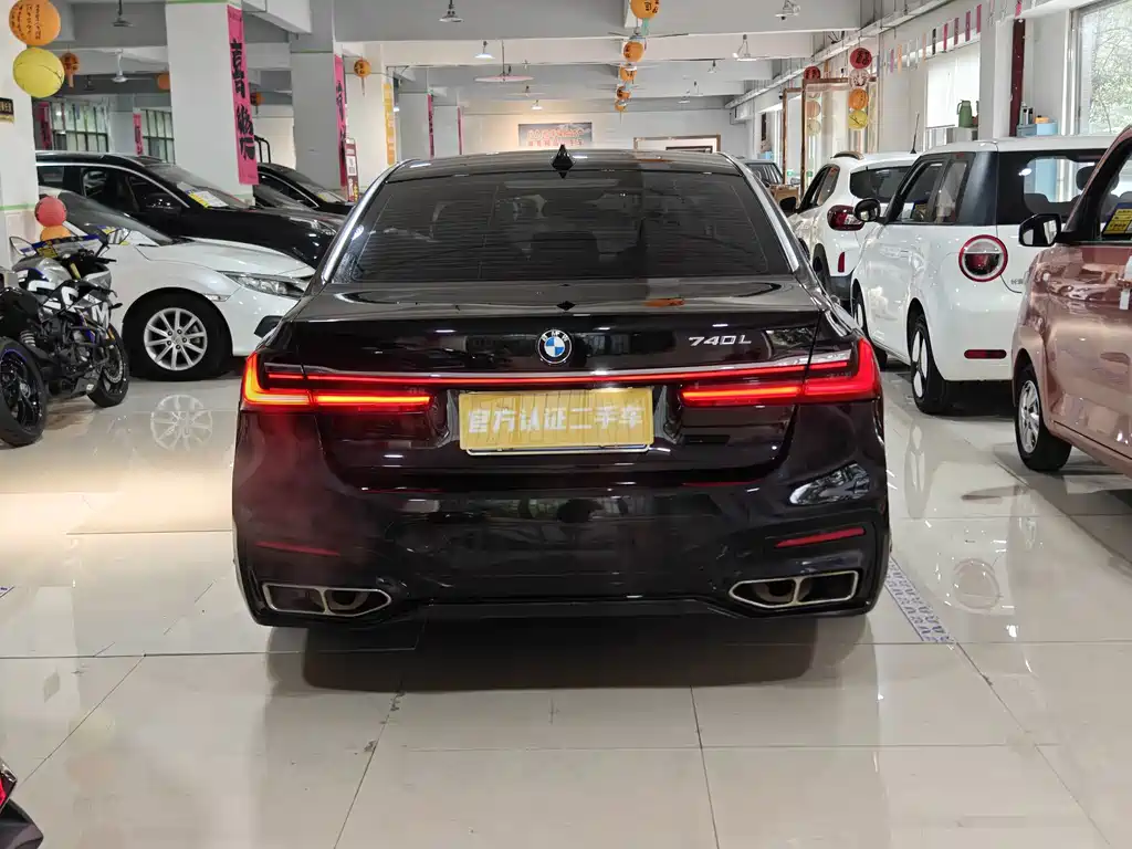 BMW 7 Series — миниатюра 5