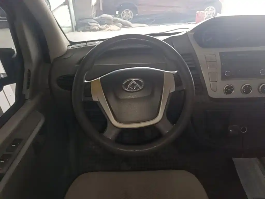MAXUS V80 — миниатюра 11