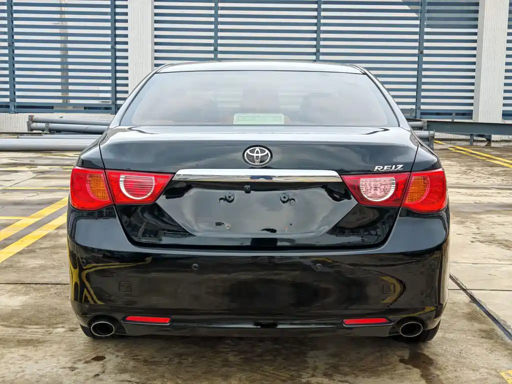 Toyota Reiz — миниатюра 6