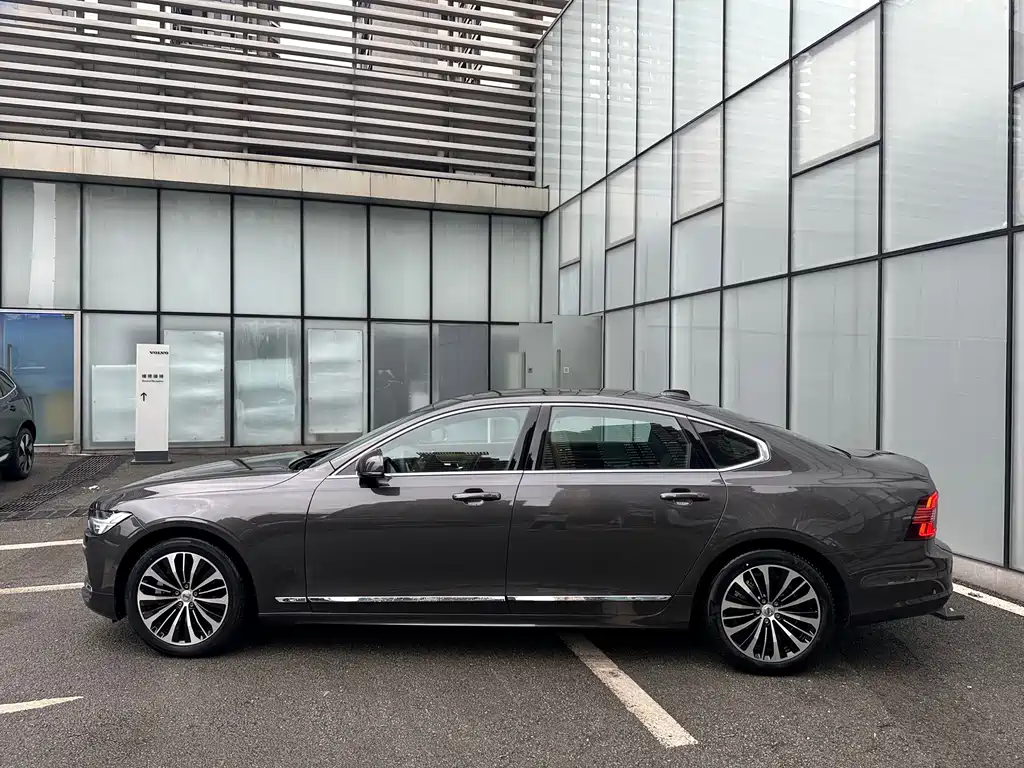 Volvo S90 — миниатюра 5