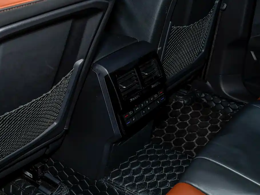 Volkswagen Touareg — миниатюра 10