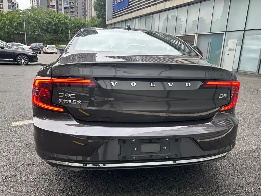 Volvo S90 — миниатюра 7