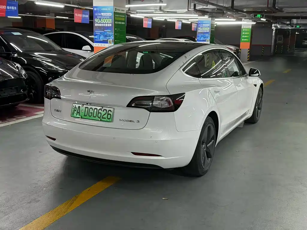 Tesla Model 3 — миниатюра 7