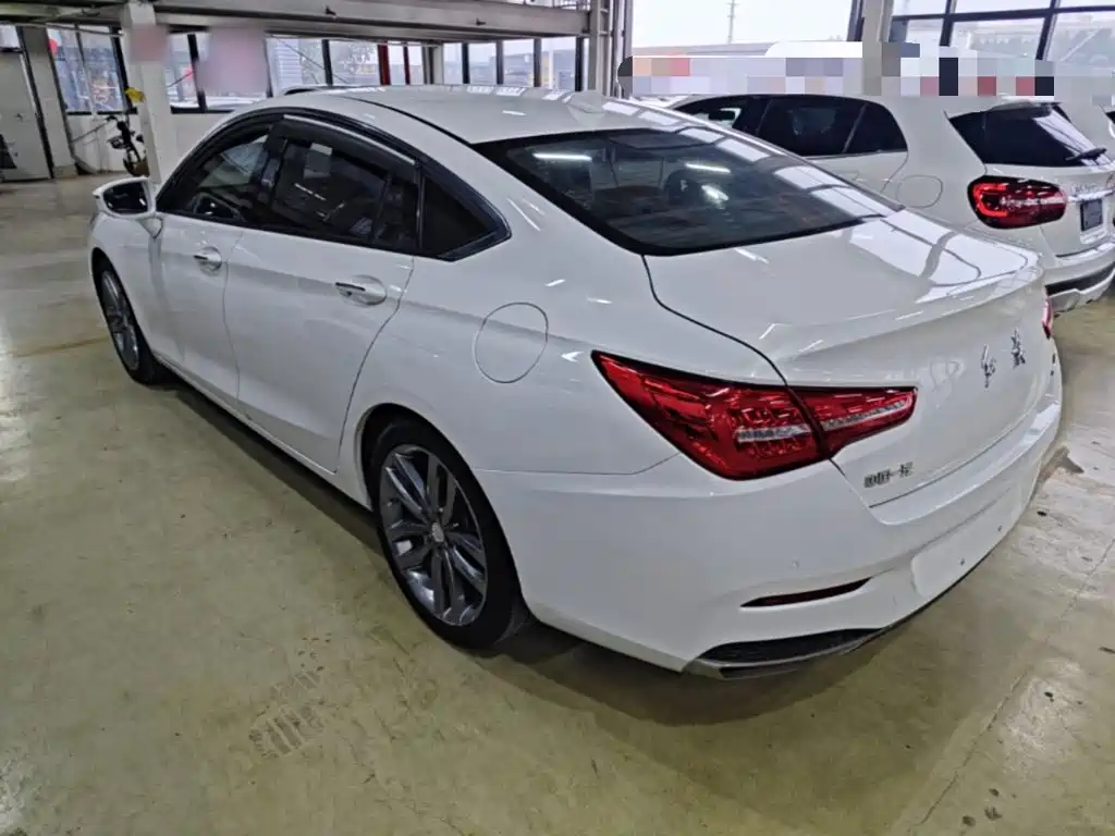 Hongqi Hongqi H5 — миниатюра 5