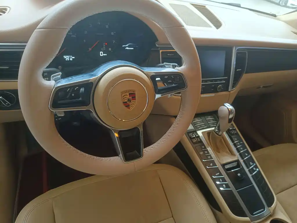 Porsche Macan — миниатюра 7