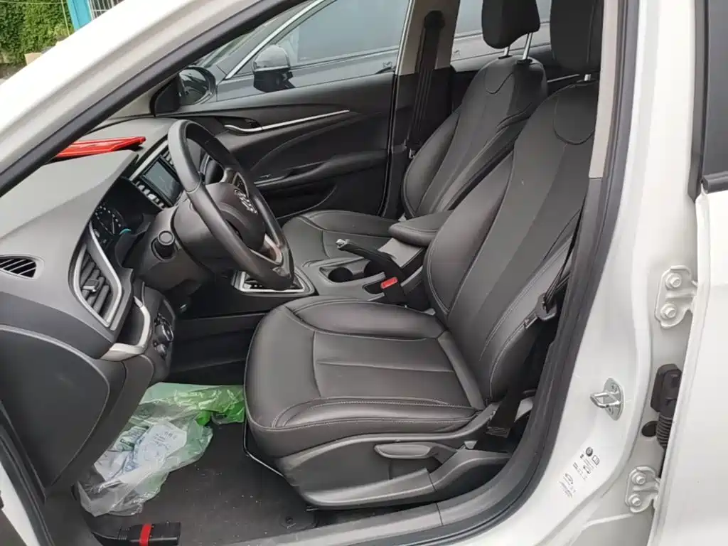 Buick Excelle — миниатюра 15