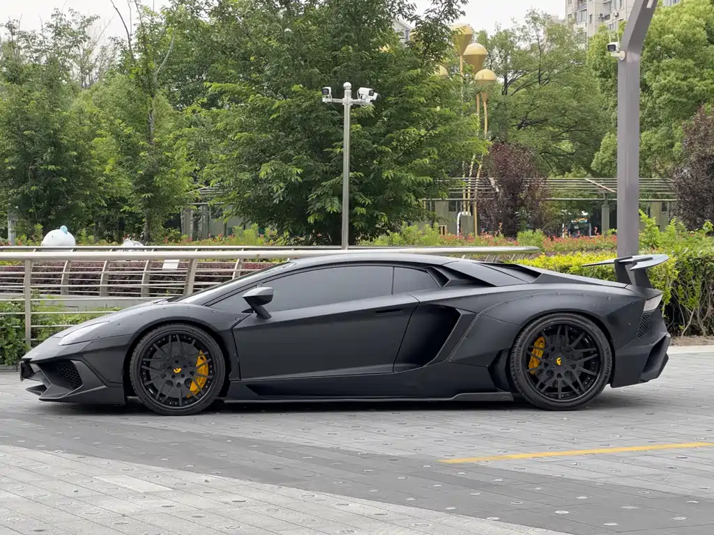 Lamborghini Aventador 2011 LP 700-4