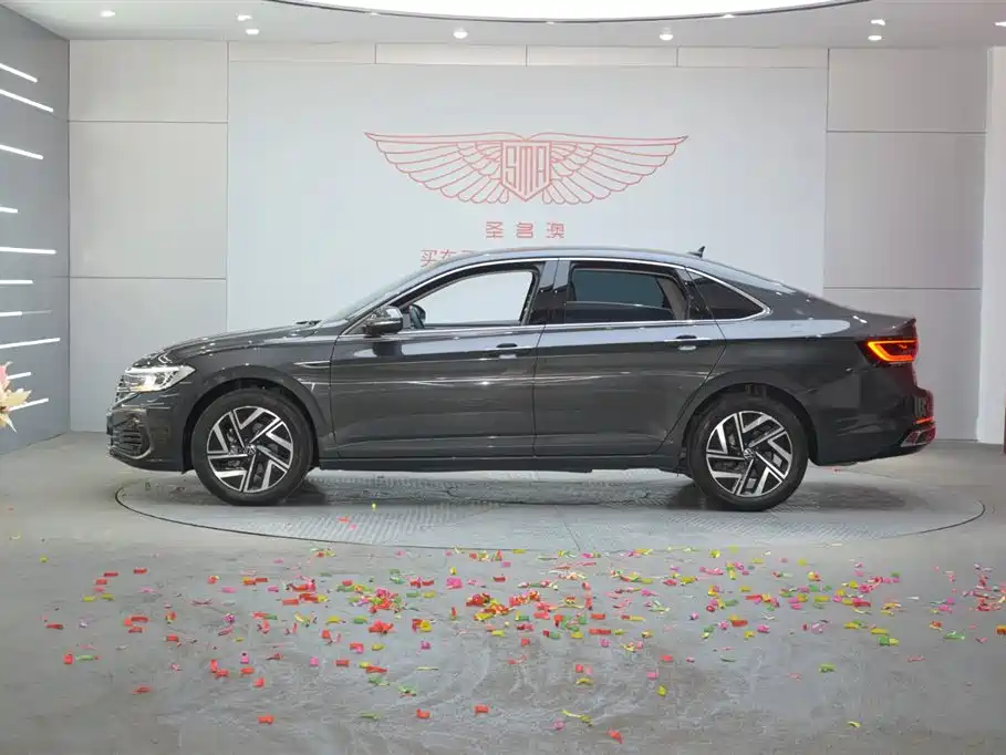 Volkswagen Sagitar 2023 300TSI DSG