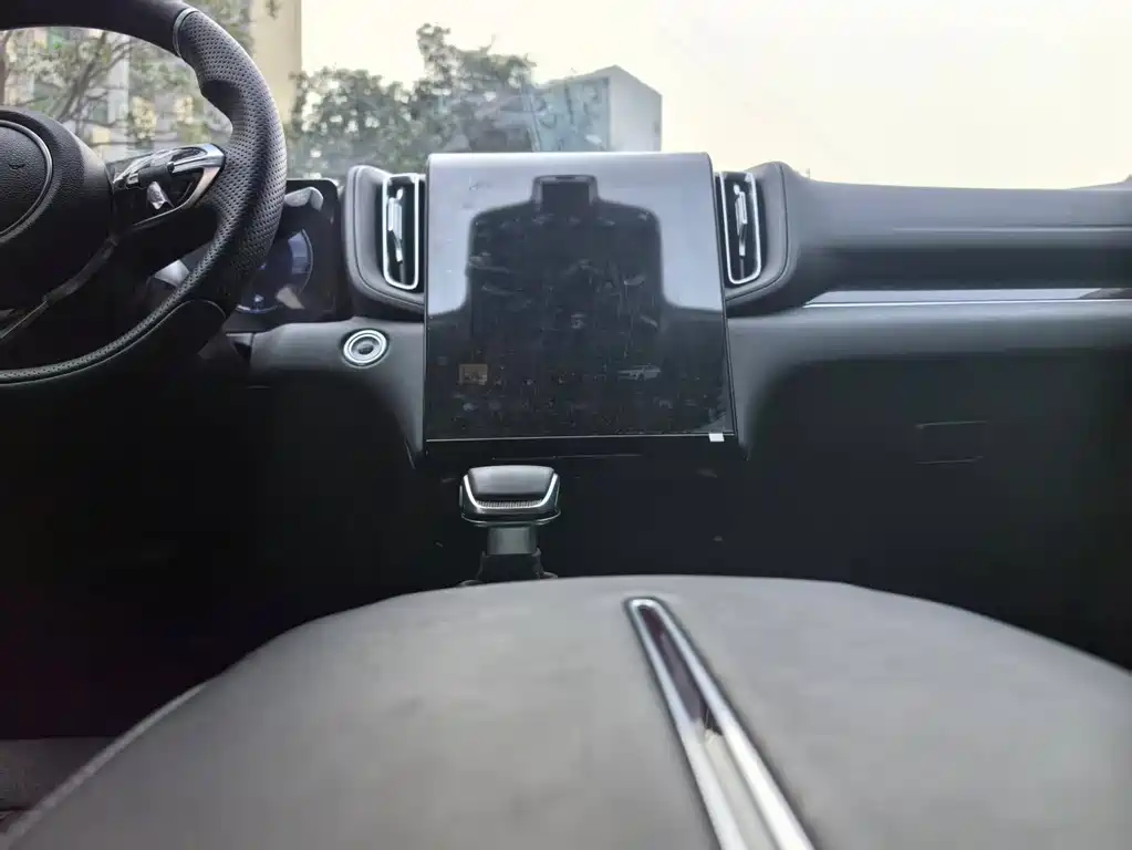 Hongqi HS3 PHEV 2025 117km