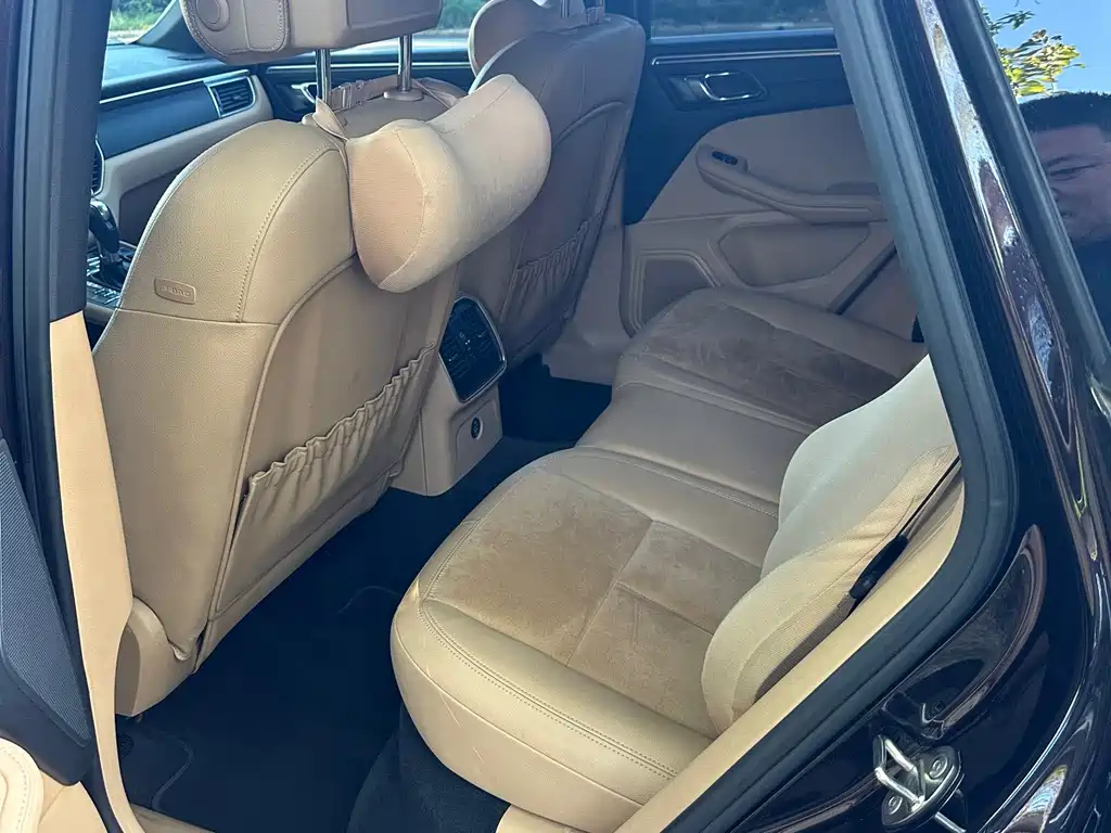 Porsche Macan — миниатюра 9