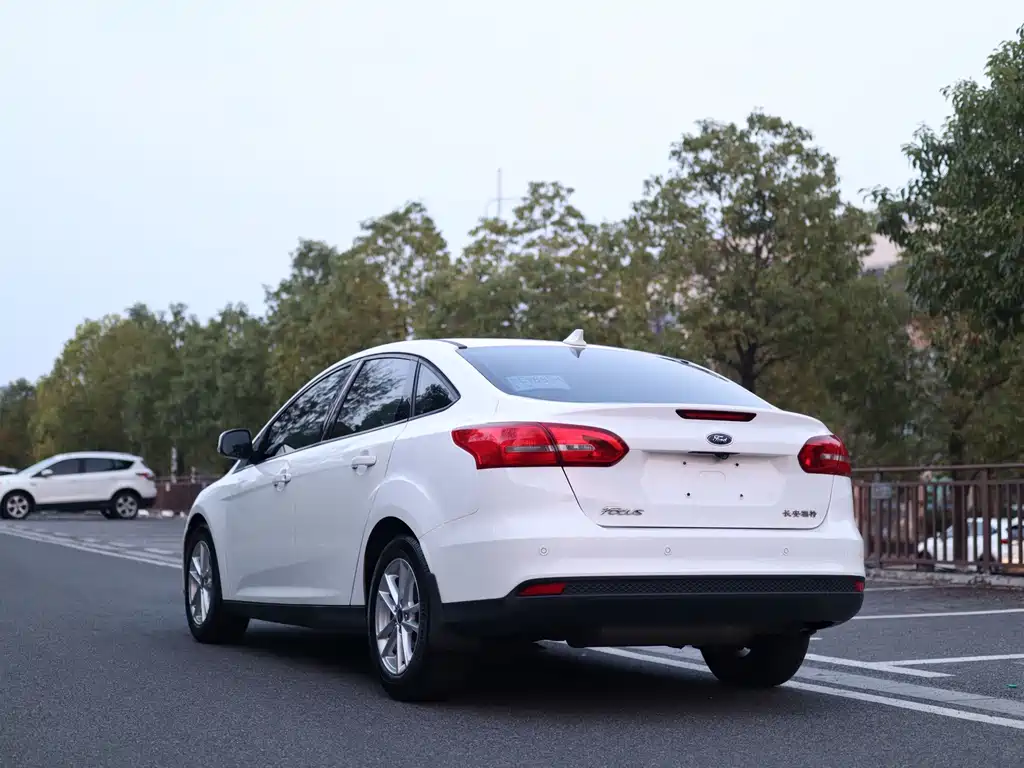 Ford Focus — миниатюра 5