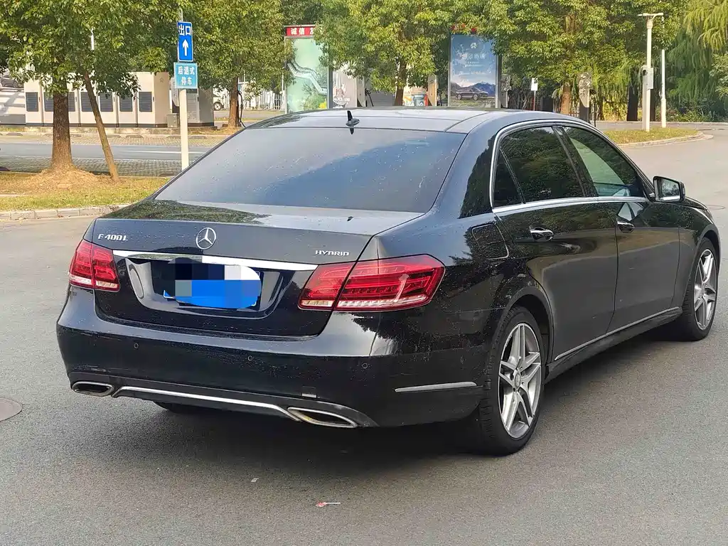 MERCEDES-BENZ E CLASS