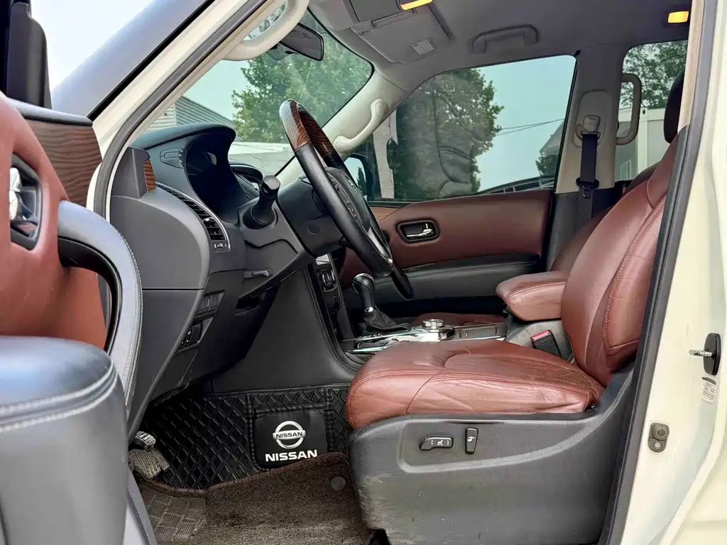 Nissan Patrol — миниатюра 10