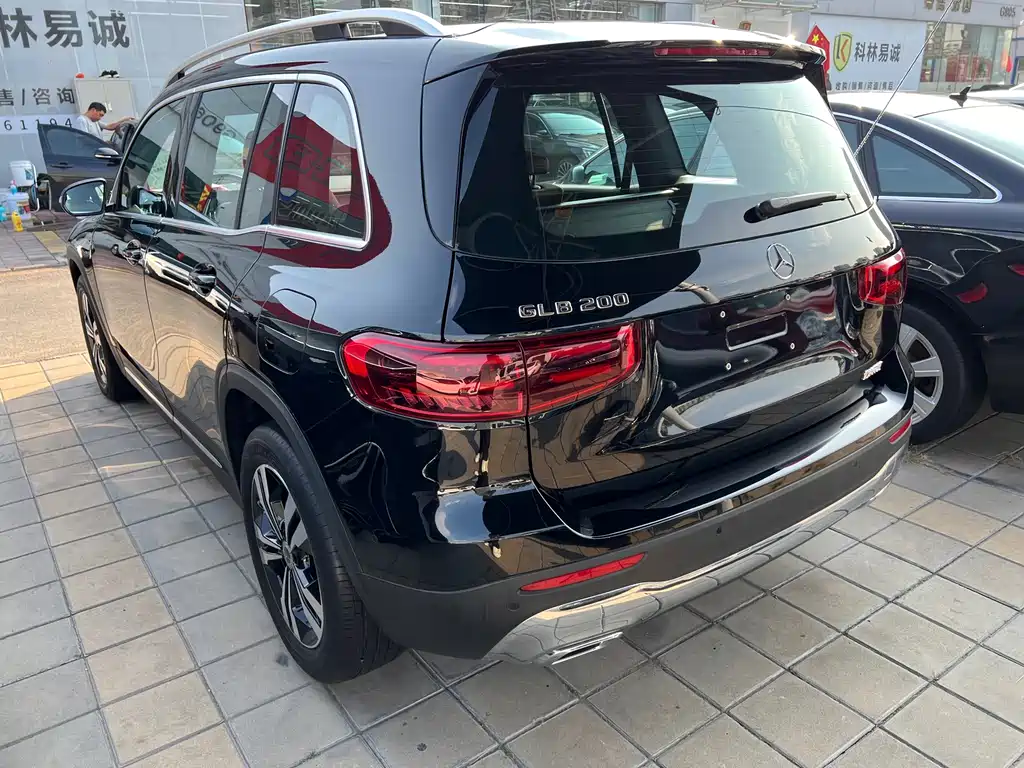 Mercedes-Benz GLB — миниатюра 6