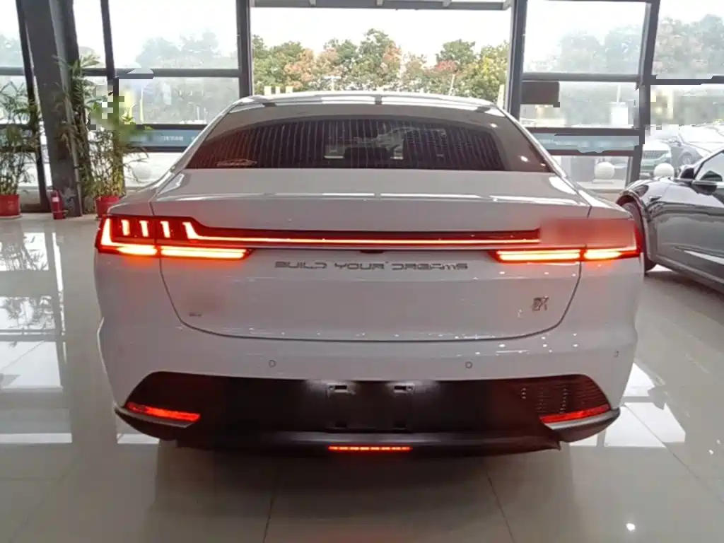 BYD Han — миниатюра 6