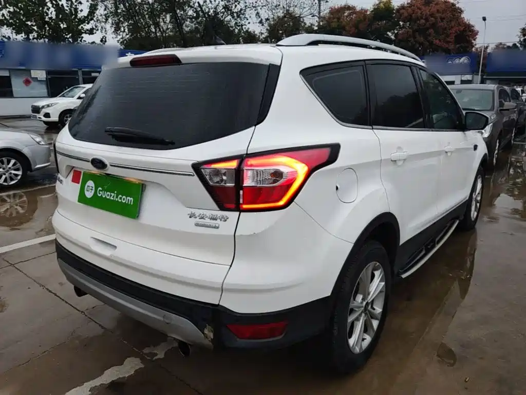 Ford Kuga — миниатюра 7
