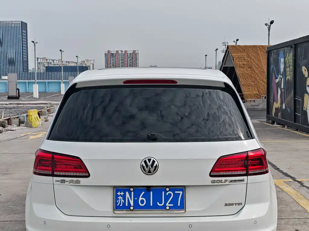 Volkswagen Golf · 2016 230TSI AT