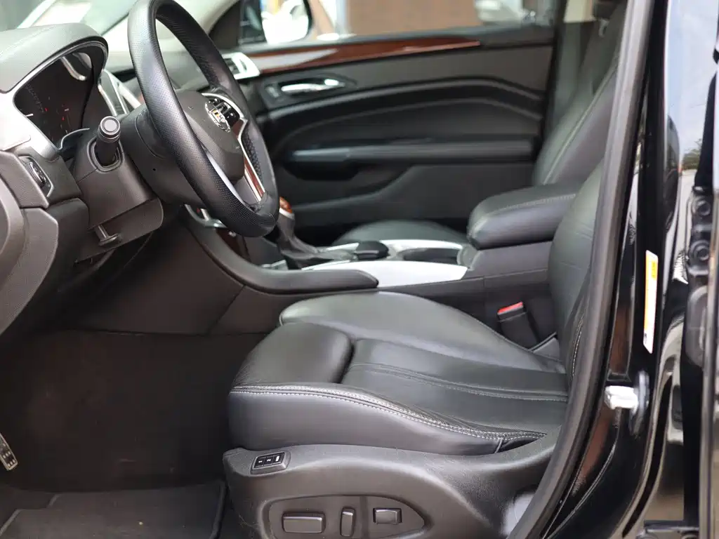 Cadillac SRX — миниатюра 16