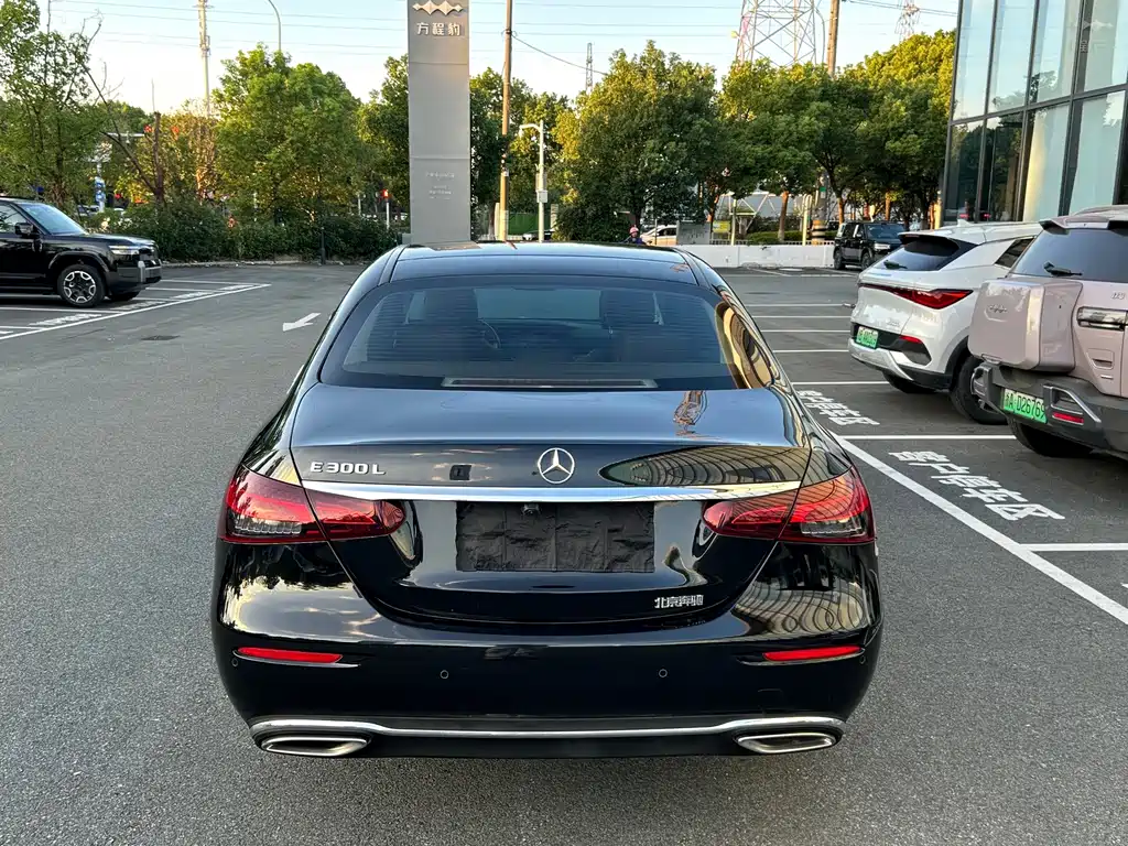 Mercedes-Benz E-Class — миниатюра 15