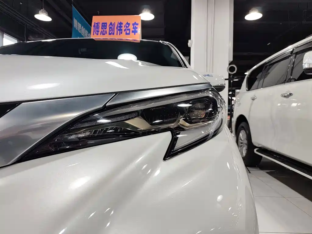 Toyota Granvia — миниатюра 20