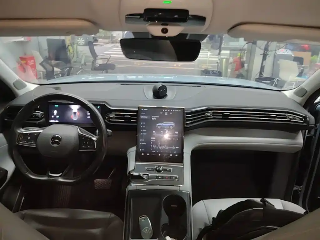 NIO ES6 — миниатюра 10