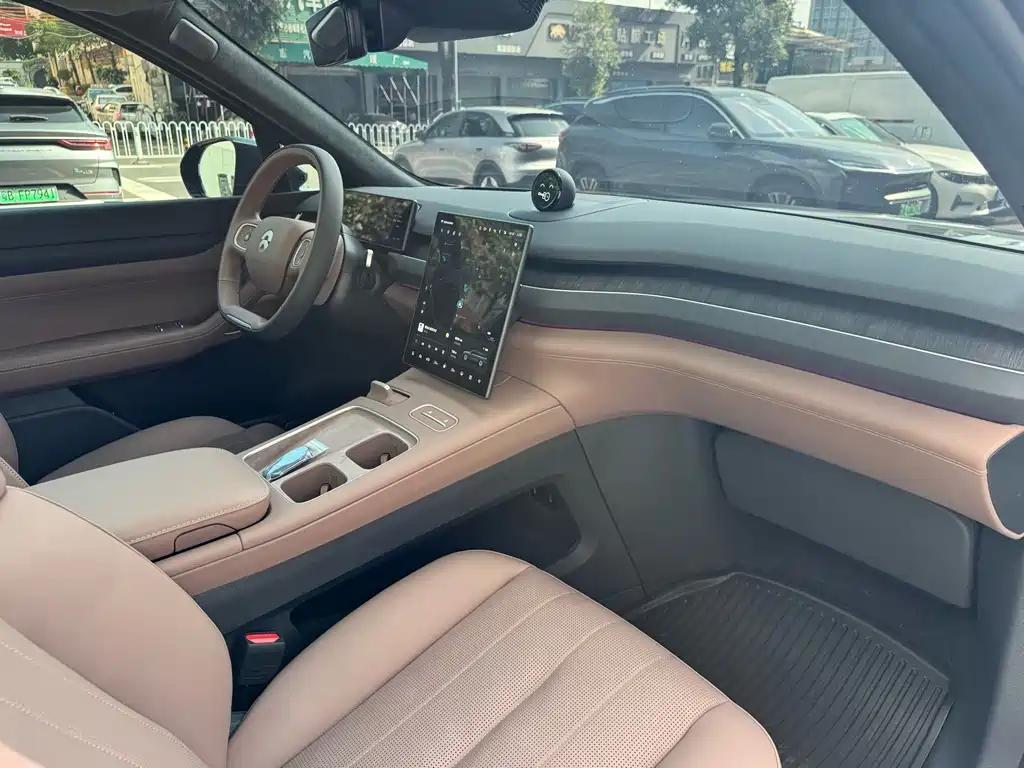 NIO ES8 — миниатюра 11