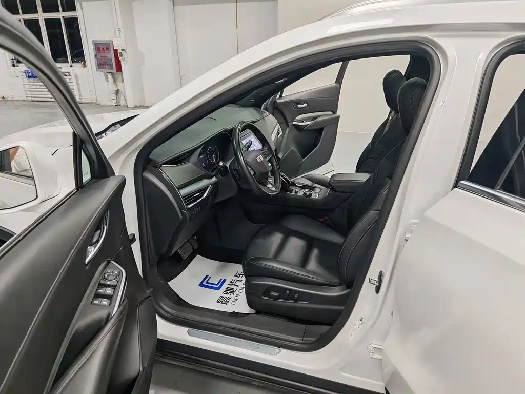 Cadillac XT4 — миниатюра 8