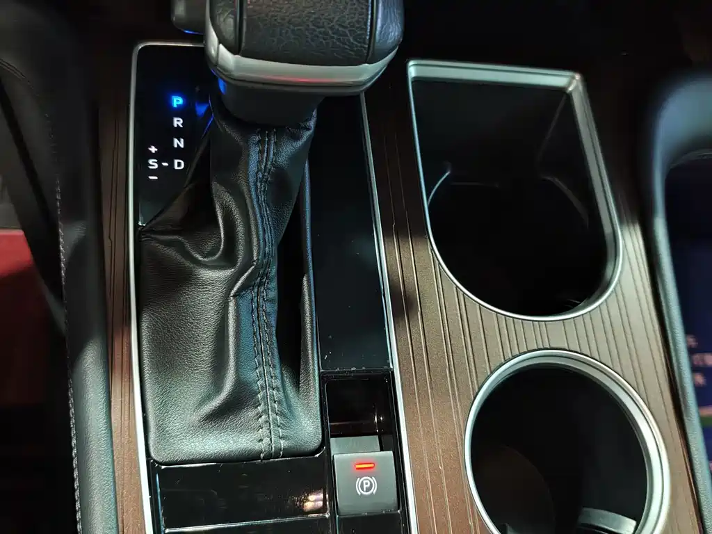 Toyota Granvia — миниатюра 14