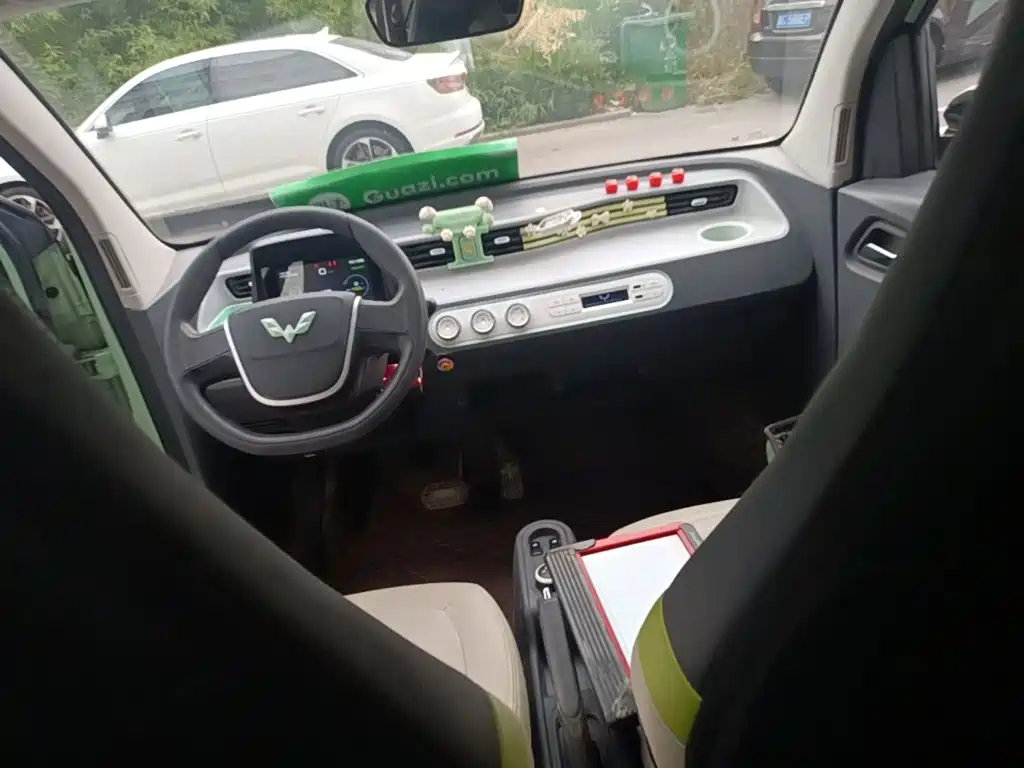 Wuling MINIEV — миниатюра 10