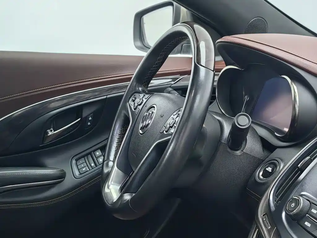 Buick LaCrosse — миниатюра 22