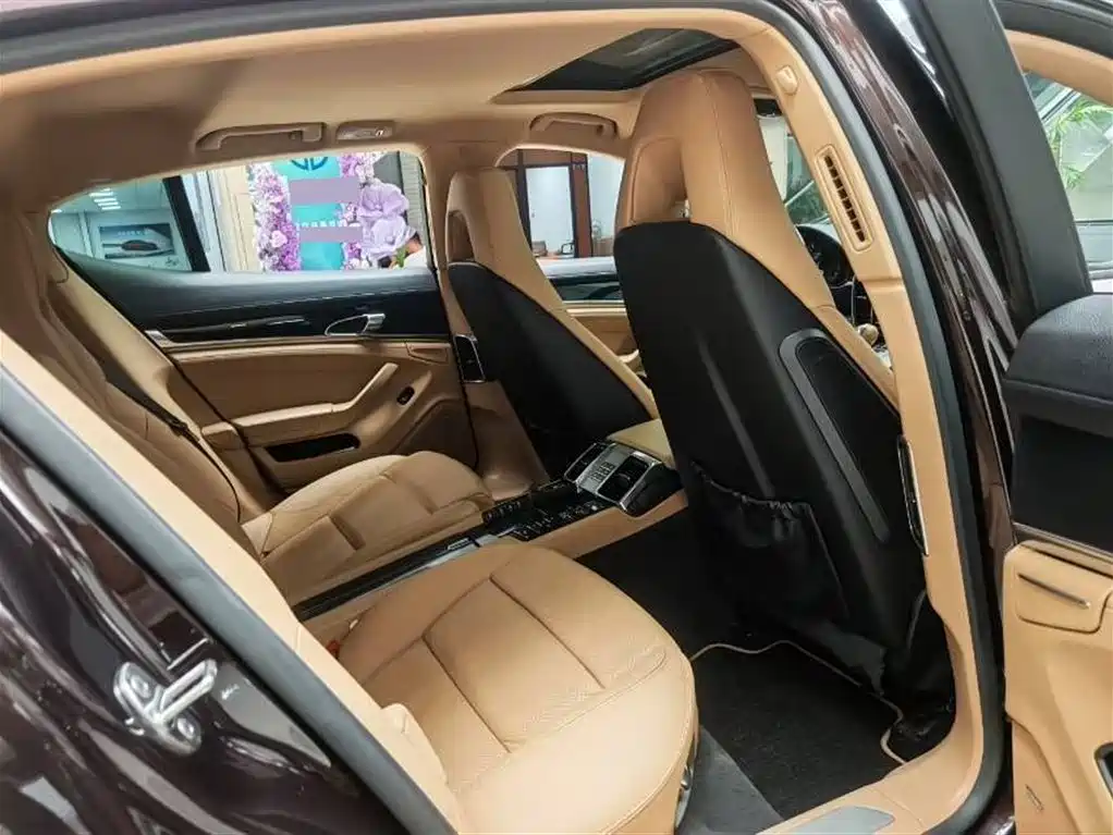 Porsche Panamera 2013 Panamera 4 Platinum Edition 3.6L