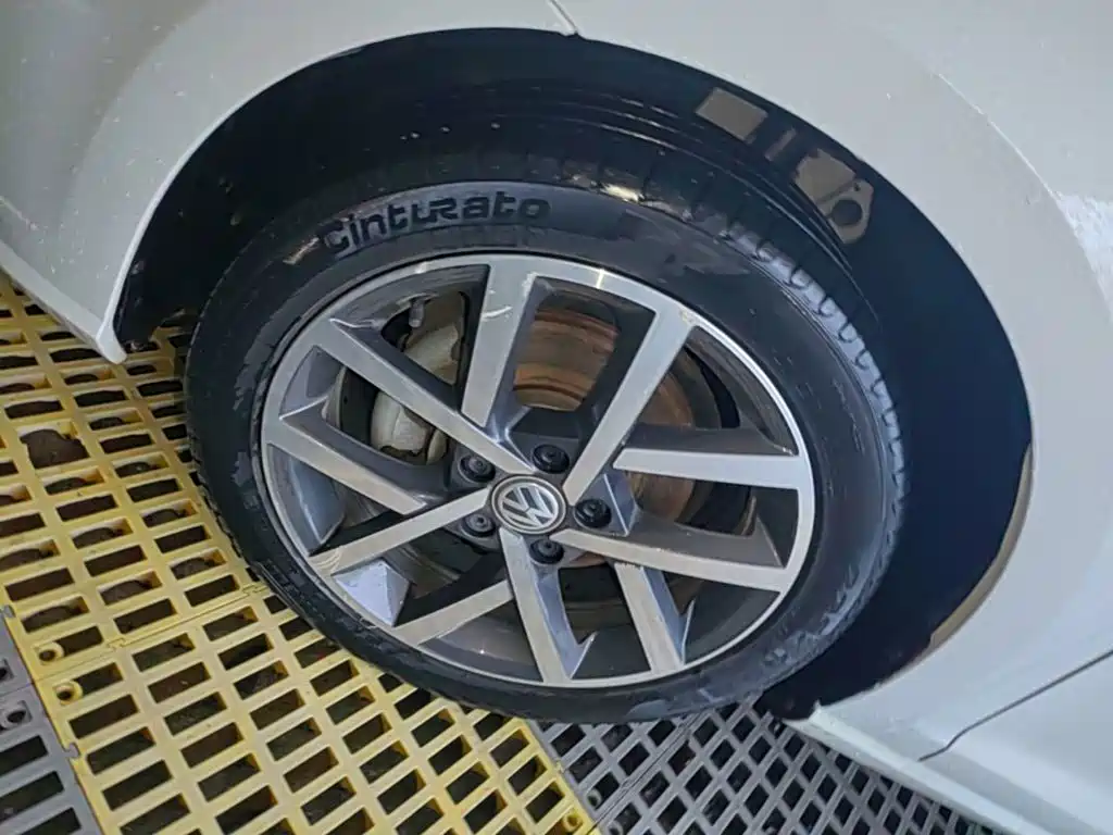 Volkswagen Golf — миниатюра 23