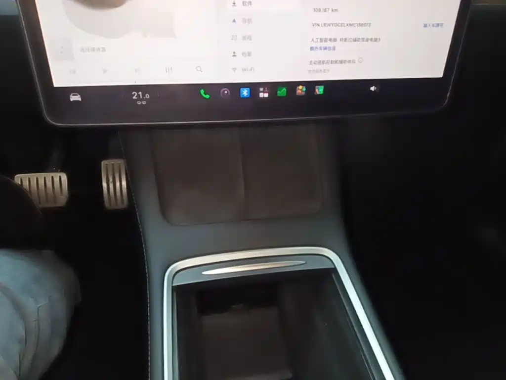 Tesla Model Y — миниатюра 14