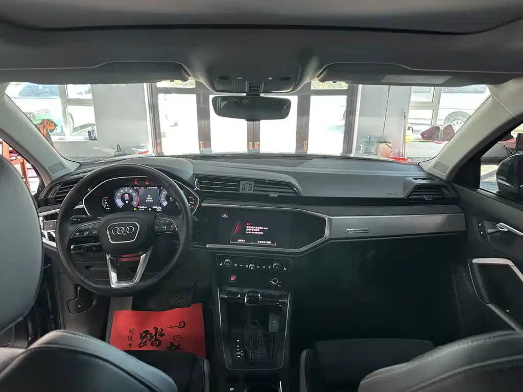 Audi Q3 — миниатюра 10