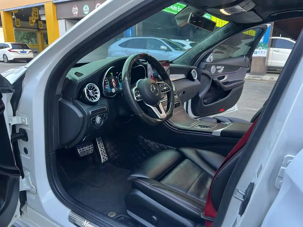 Mercedes-Benz C-Class — миниатюра 11