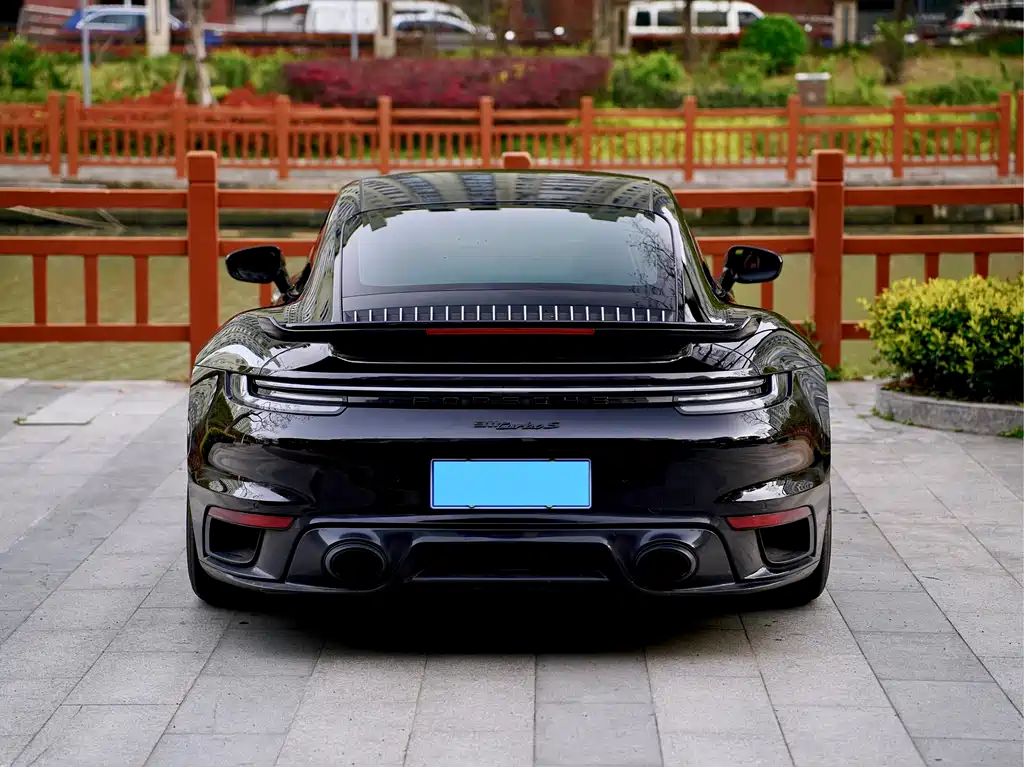 Porsche 911 2023 Turbo S 3.7T