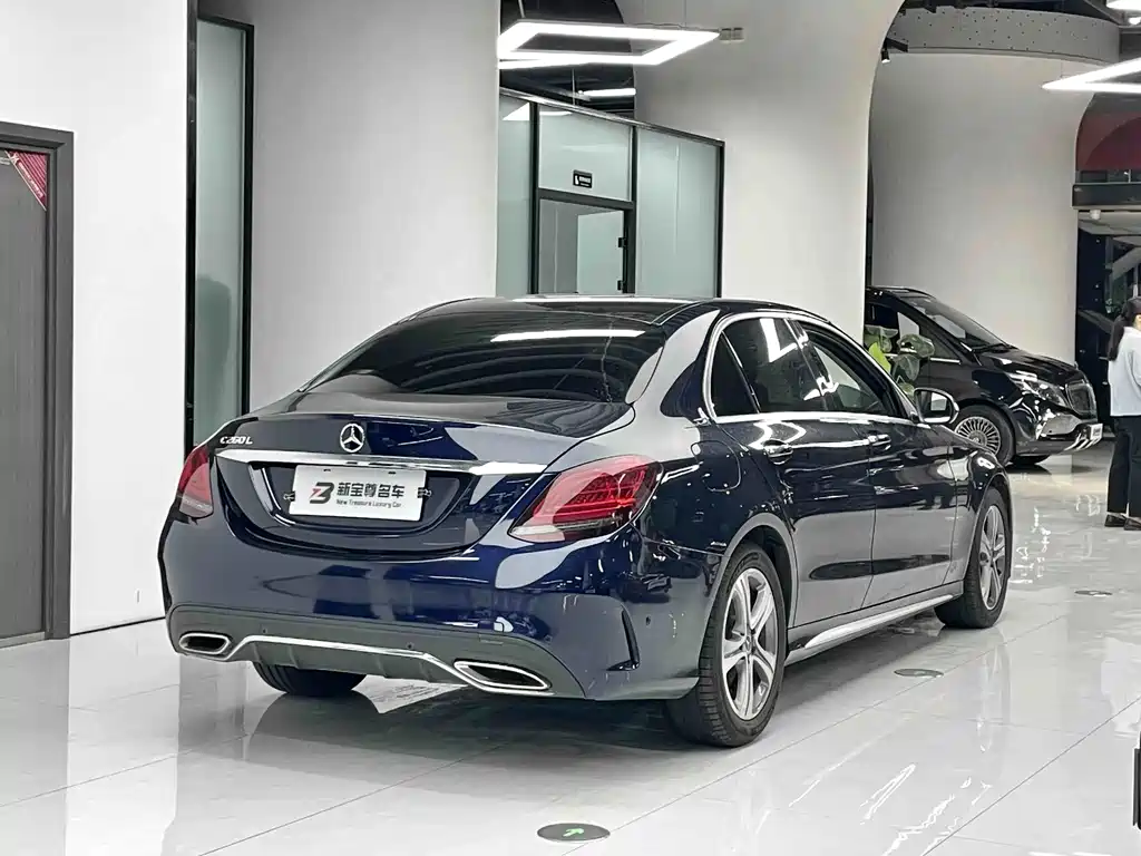 Mercedes-Benz C-Class — миниатюра 12