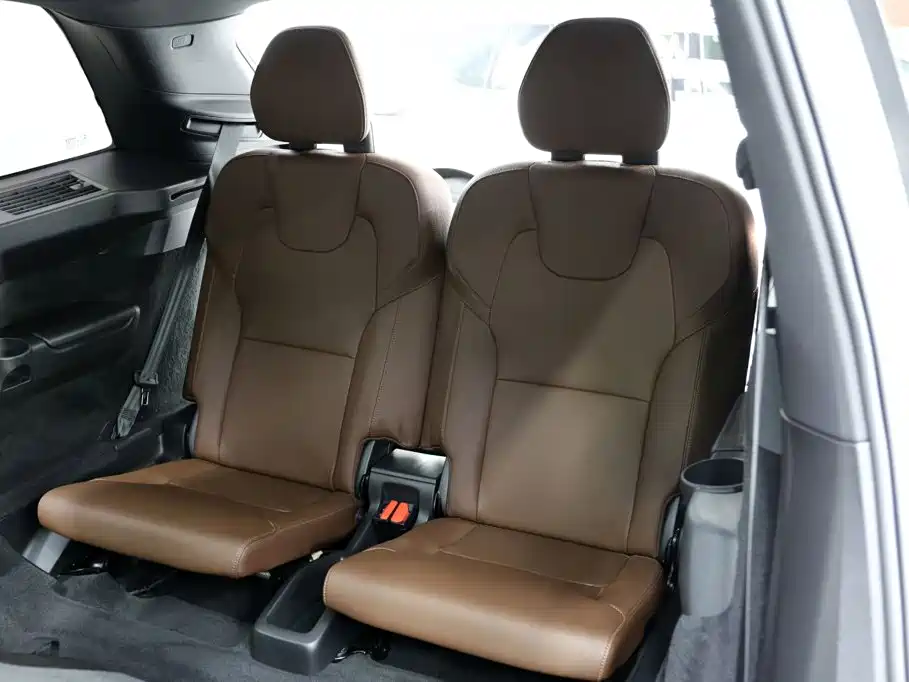 Volvo XC90 — миниатюра 9