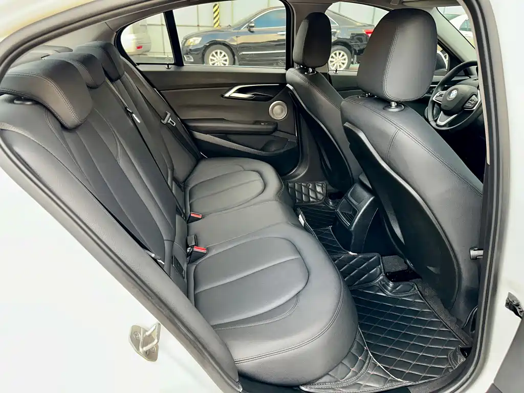 BMW 1 Series — миниатюра 11