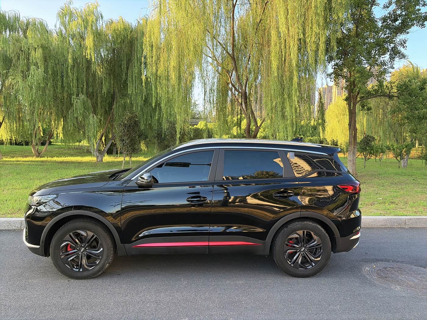 CHERY Tiggo 7 1.5 л 2024 г. Чёрный, пробег 14000 км
