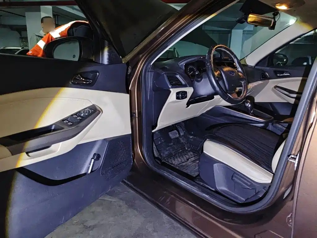 Ford Escort — миниатюра 14