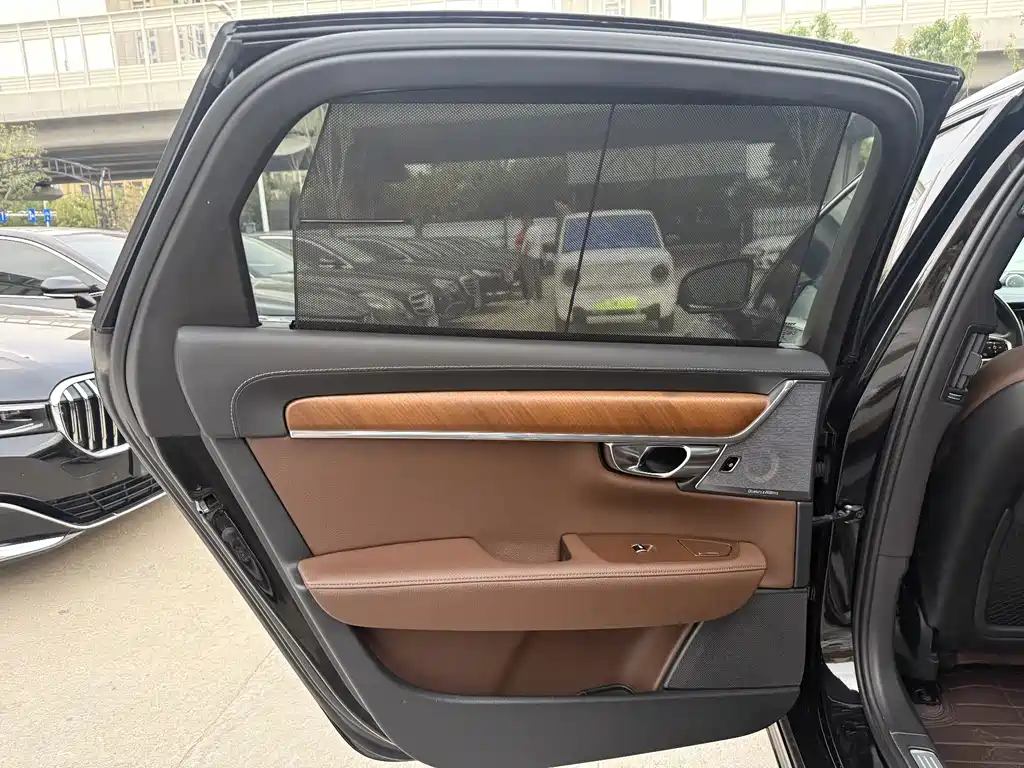 Volvo S90 PHEV — миниатюра 5